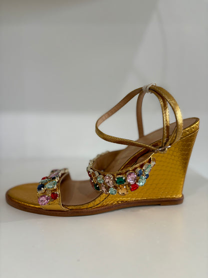 Sandália Wedge Dourada com Strass Coloridos