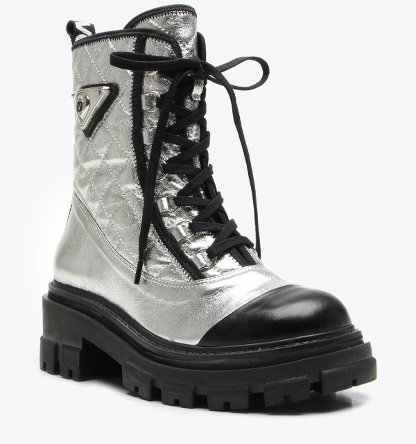 Broadway metallic Powder Silver Boots Black Veneto