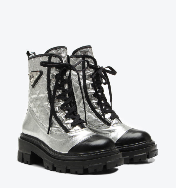 Broadway metallic Powder Silver Boots Black Veneto